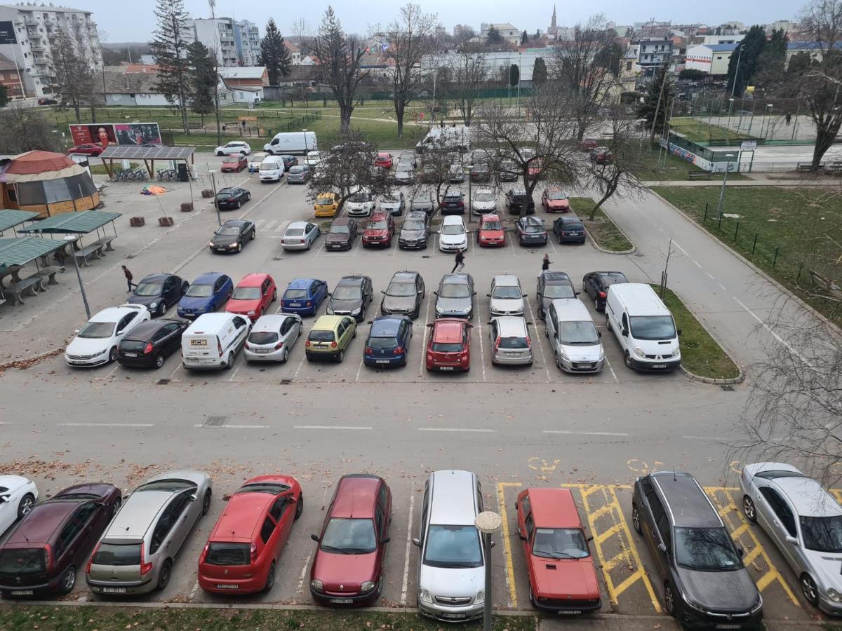 Apartman Yellow - Self Check In Осієк Екстер'єр фото