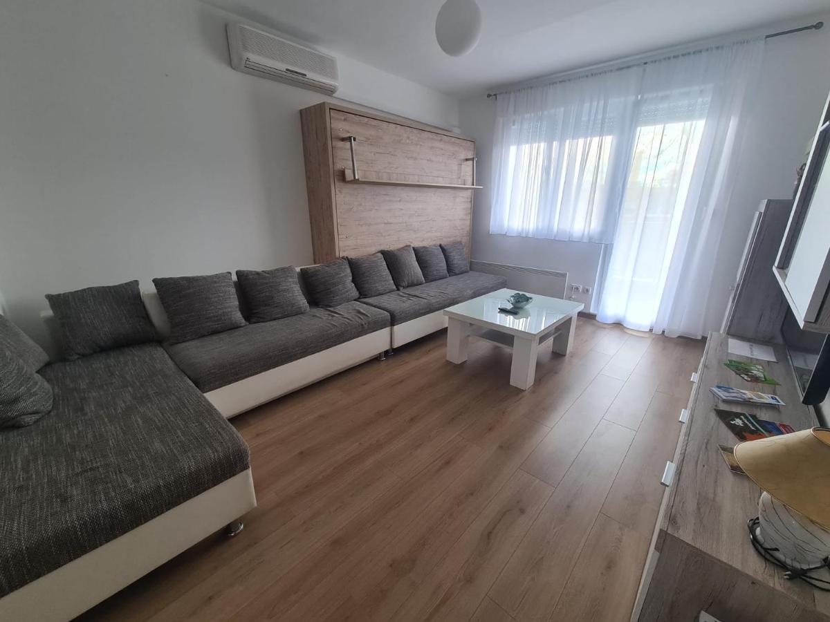 Apartman Yellow - Self Check In Осієк Екстер'єр фото