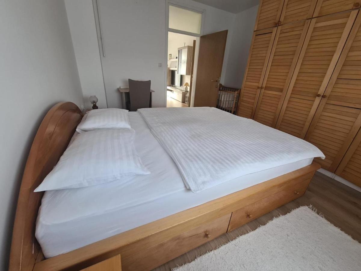 Apartman Yellow - Self Check In Осієк Екстер'єр фото